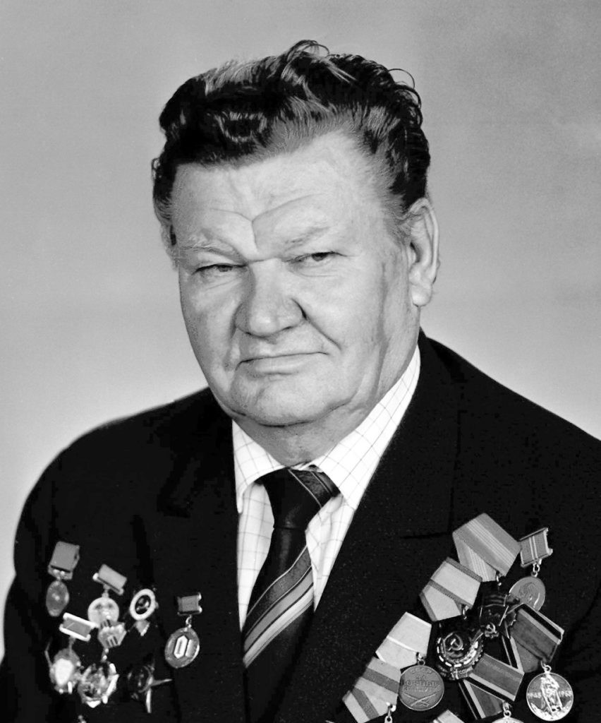 Тольяттинские химики отметили 100-летний юбилей легендарного директора, почетного гражданина города Ивана Красюка