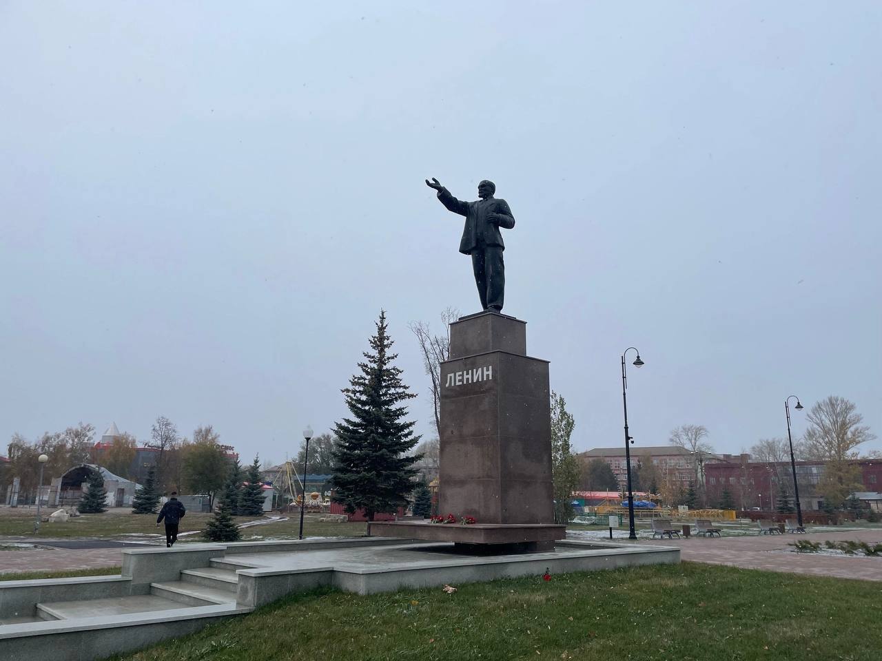 В парке Центрального района Тольятти открыли памятник Ленину - Газета  Площадь Свободы