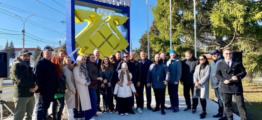 В Центральном районе обновили стелу «Тольятти-1737»
