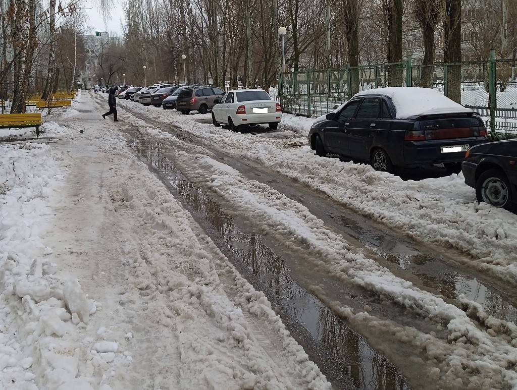 В Тольятти подрядчик завалил работу по расчистке города после первого  мощного снегопада - Газета Площадь Свободы