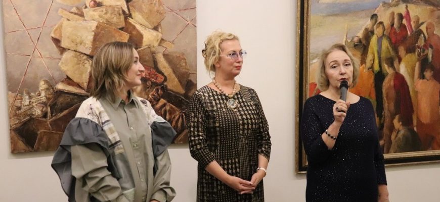 В Самарском художественном музее работает выставка Ларисы Наумовой