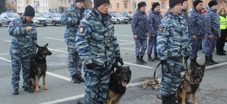 В Тольятти прошел строевой гарнизонный смотр личного состава полиции