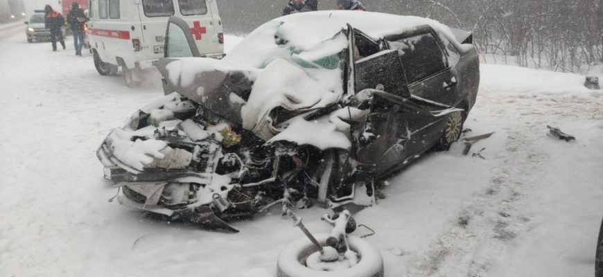 На трассе под Сызранью произошло ДТП с четырьмя транспортными средствами