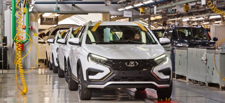 АВТОВАЗ выпустил первую партию серийных LADA VESTA с автоматической трансмиссией