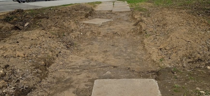 В Тольятти жители 5-го квартала второй год добиваются от «Т Плюс» наведения порядка на территориях, где в 2022 году меняли трубы