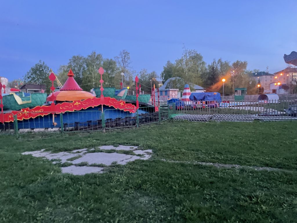 Все в рамках закона: в Тольятти парк Центрального района может остаться без аттракционов, а пляж без активного отдыха