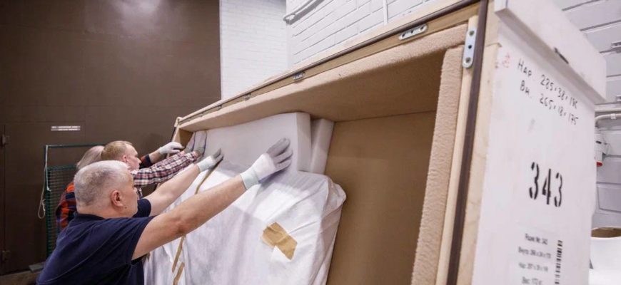 Третьяковка готовит полотна для отправки в Самару