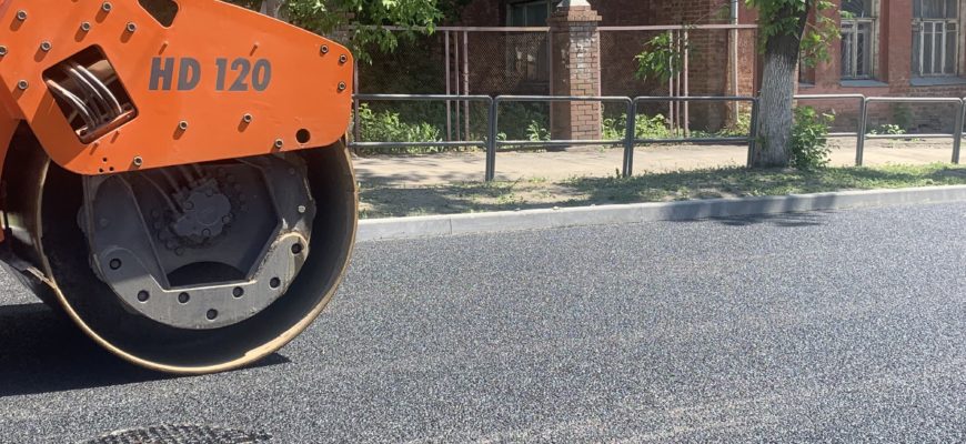 В Самаре на улице Садовой укладывают новое покрытие