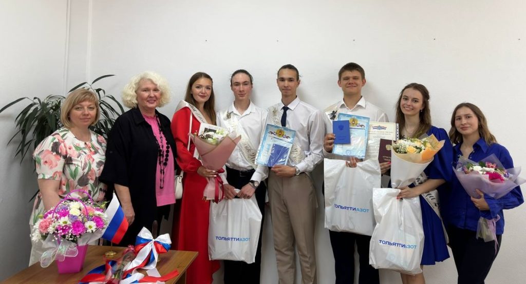 «Тольяттиазот» поздравил выпускников подшефных школ