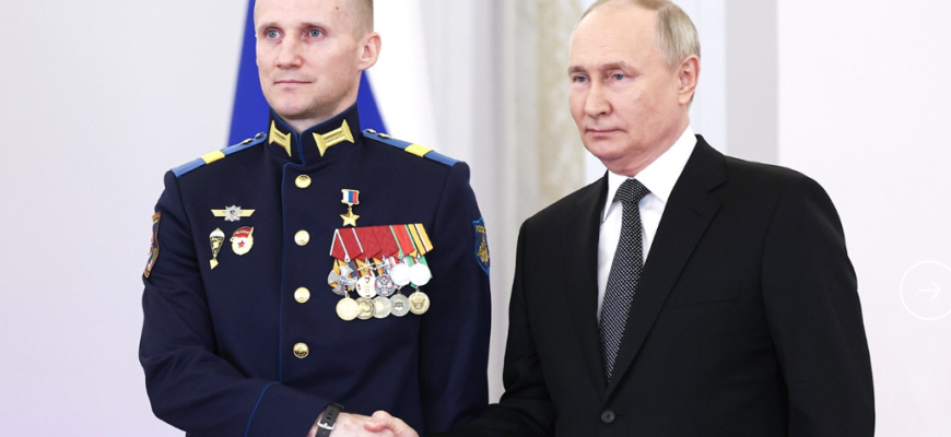Участник специальной военной операции, Герой России Максим Девятов рассказал о службе и подвиге