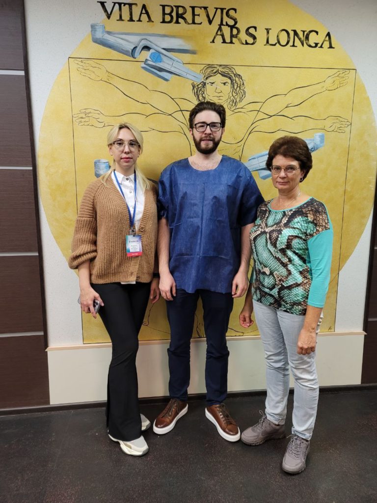 В Клиниках СамГМУ провели уникальную операцию, избавив девочку от хромоты