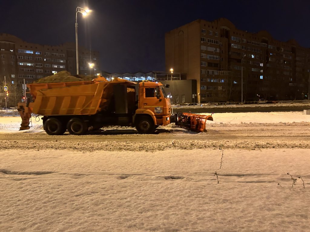 Тольятти готовится к зиме: более 130 единиц техники выйдут на борьбу со снегом