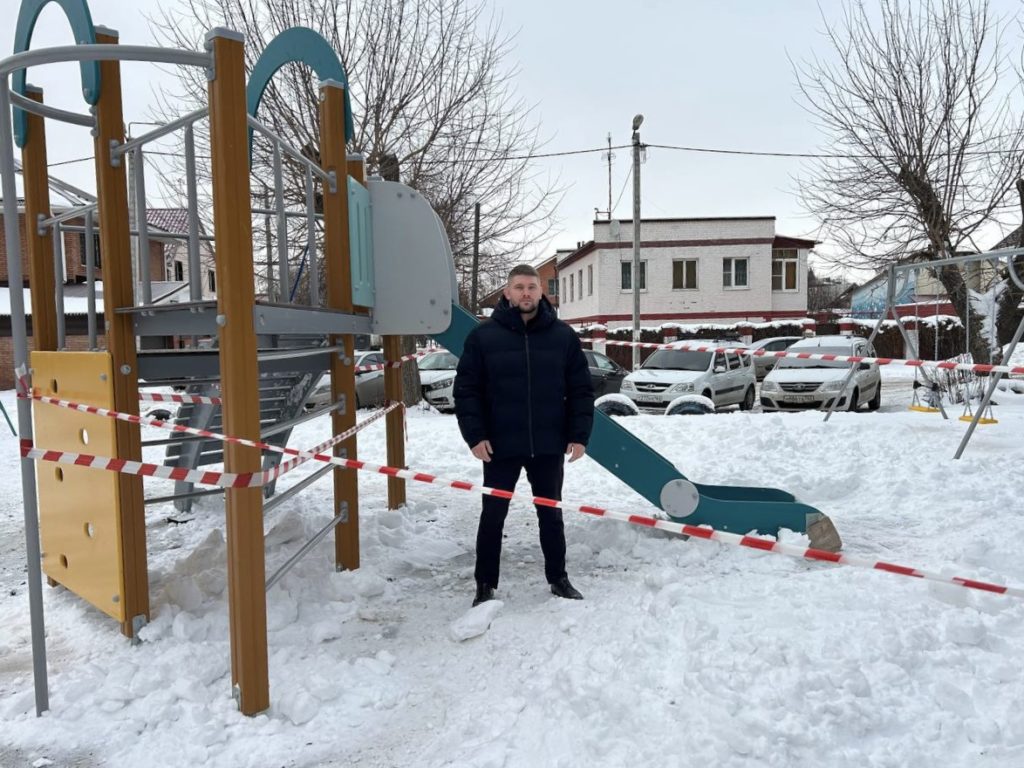 В Тольятти на улице Горького появилась современная игровая площадка