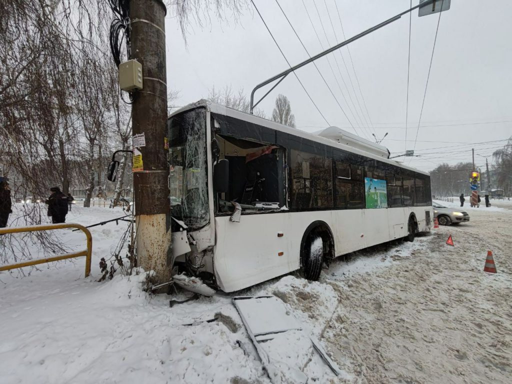 Прокуратура Тольятти контролирует расследование ДТП с автобусом