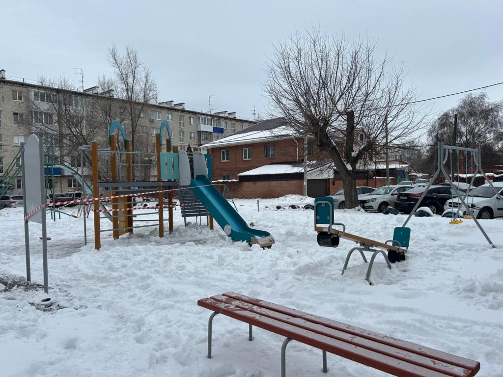 В Тольятти на улице Горького появилась современная игровая площадка