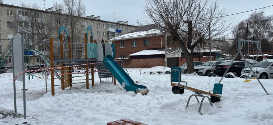 В Тольятти на улице Горького появилась современная игровая площадка