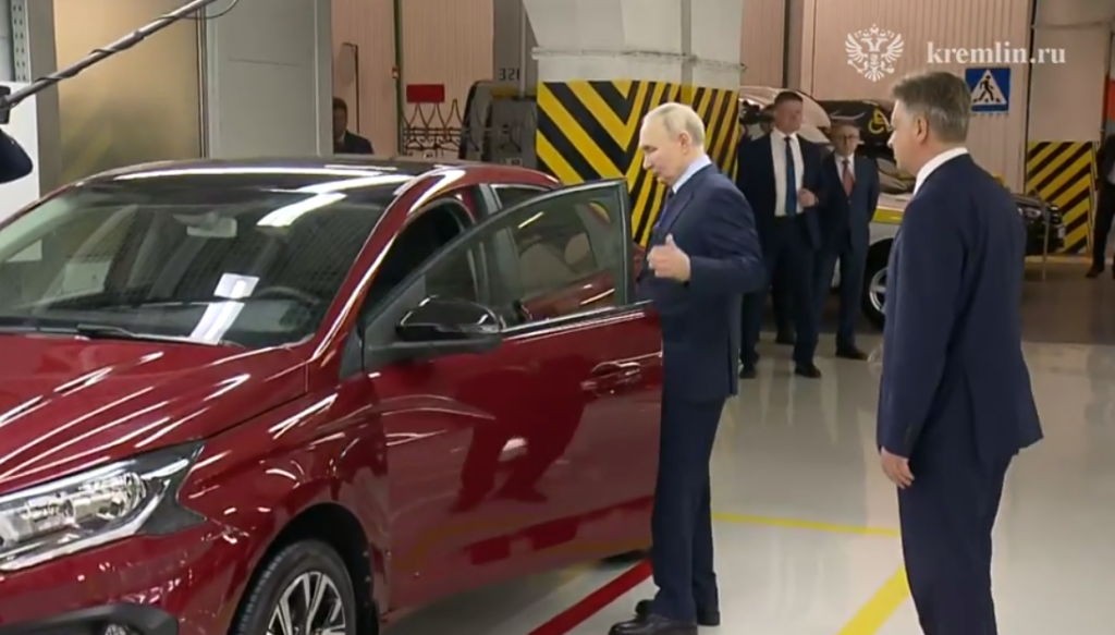 Владимир Путин прибыл с рабочим визитом на АВТОВАЗ  