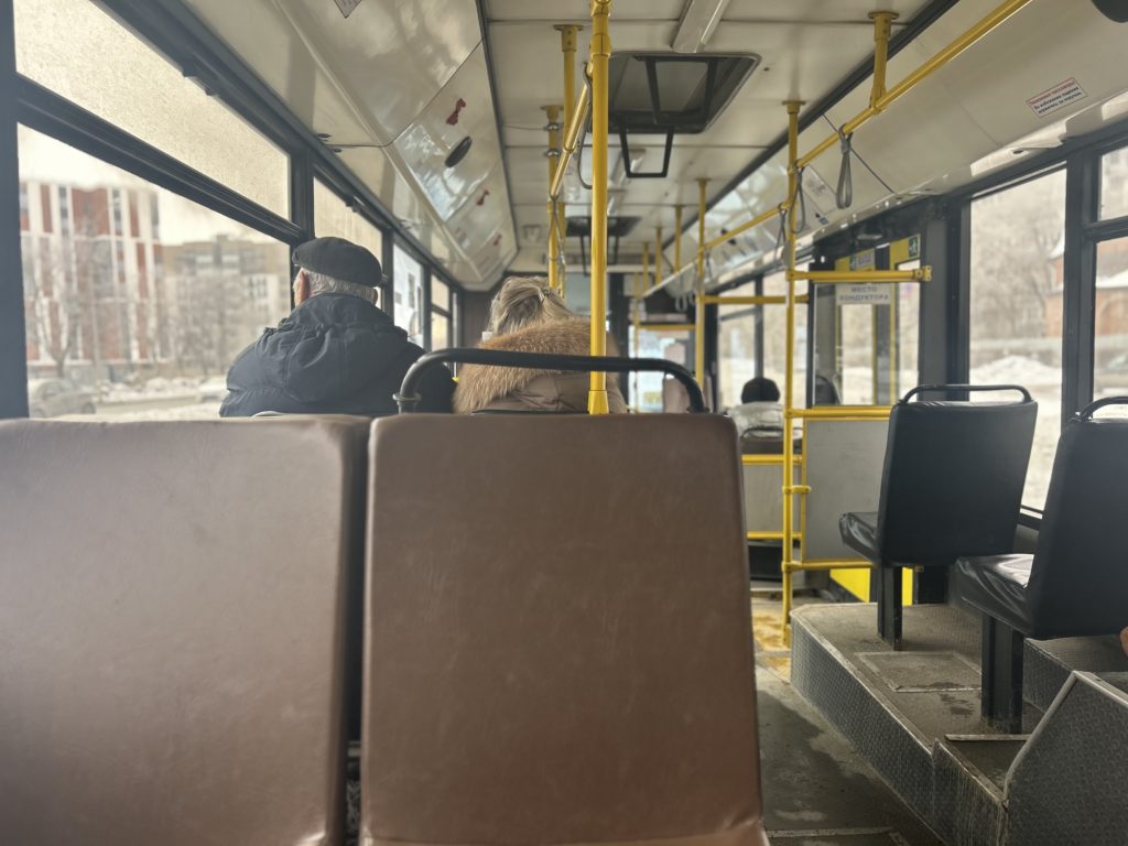 В Самарской области жители «Южного города» просят больше автобусов и парковок