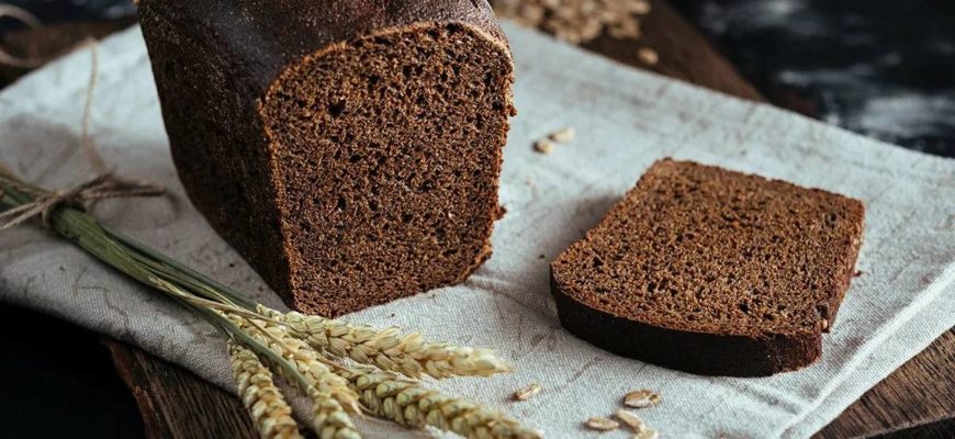 Как отличить булку хлеба из ржаной муки от той, что подкрашена солодом для правильного темного цвета