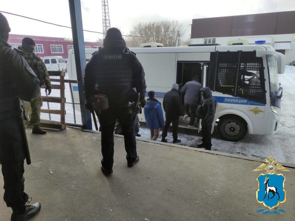 Полиция Тольятти провела рейд по выявлению нелегальных мигрантов