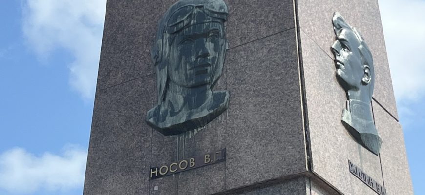 Имеют бледный вид: к чиновникам департамента городского хозяйства есть вопросы по ремонту памятных мест