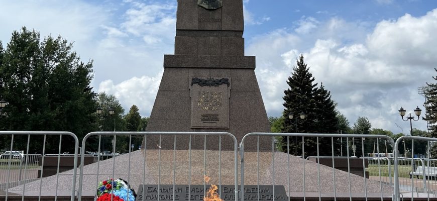 Дотянули до последнего: в администрации Тольятти признали неудовлетворительным состояние обелиска Славы Дотянули до последнего: в администрации Тольятти признали неудовлетворительным состояние обелиска Славы