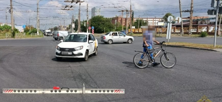 В Тольятти пенсионер на велосипеде попал под колеса автомобиля