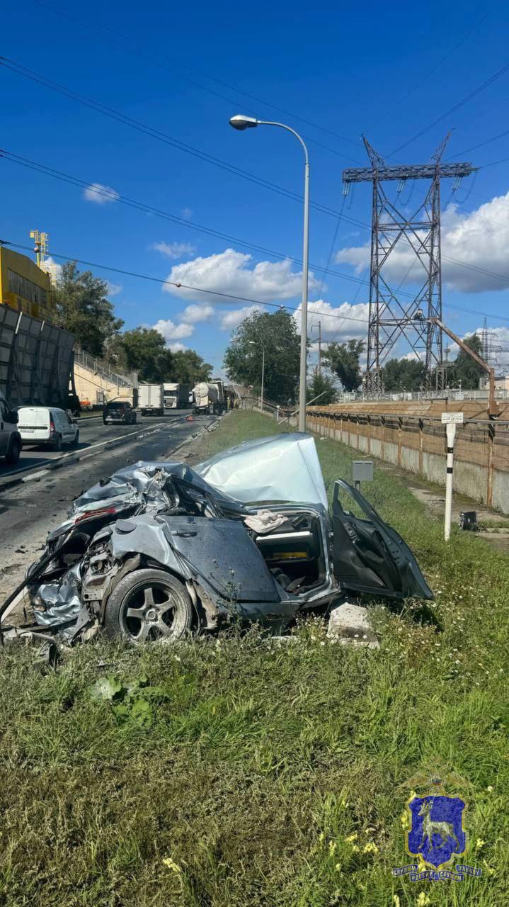Водитель и пассажир легковушки выжили в жестком ДТП на Жигулевской ГЭС
