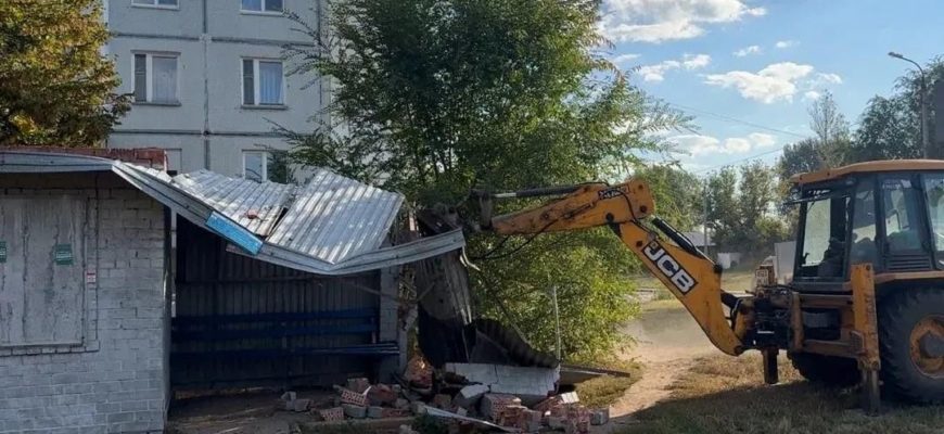 В Тольятти снесли заброшенный торговый павильон В Тольятти снесли заброшенный торговый павильон