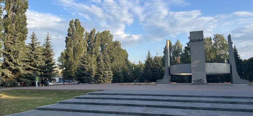 В парке Победы Тольятти отремонтируют парковку В парке Победы Тольятти отремонтируют парковку