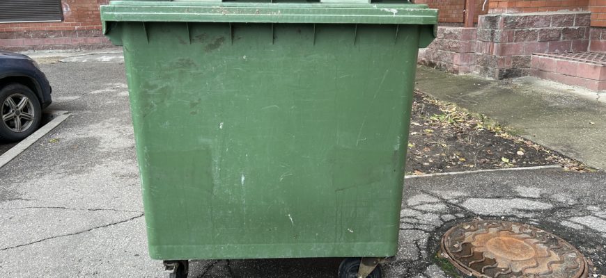 В Самарской области повысили штрафы за парковку у мусорных площадок