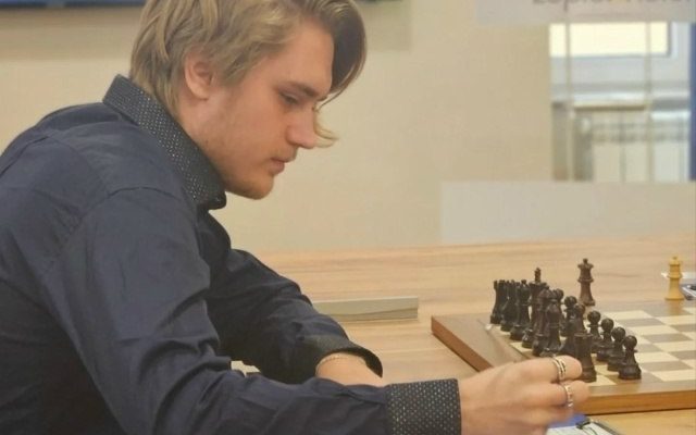 Тольяттинский гроссмейстер Алексей Гребнев завоевал путевку на Кубок мира ФИДЕ