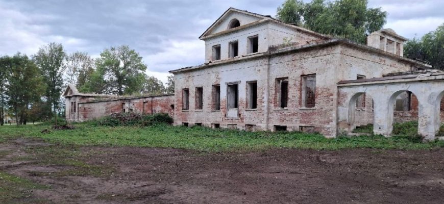 Невероятная история русской дворянской усадьбы, где волонтеры доказывают, что прошлое можно и нужно спасать