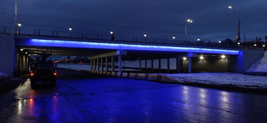 Глава Тольятти показал подсветку моста на улице Революционной Глава Тольятти показал подсветку моста на улице Революционной