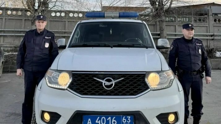 В Тольятти полицейские задержали грабителя через час после нападения на женщину в подъезде