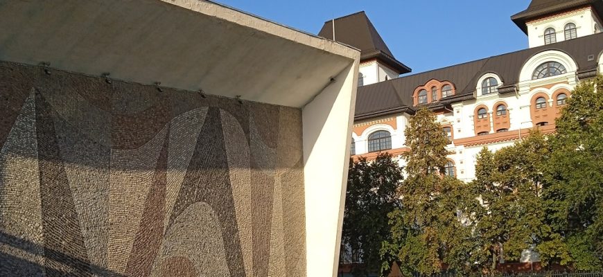 В гордуме Тольятти выяснили, почему кинотеатр «Сатурн» до сих пор не стал дворцом искусств
