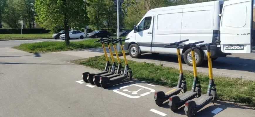 В Тольятти начали наносить специальную разметку для парковки электросамокатов В Тольятти начали наносить специальную разметку для парковки электросамокатов