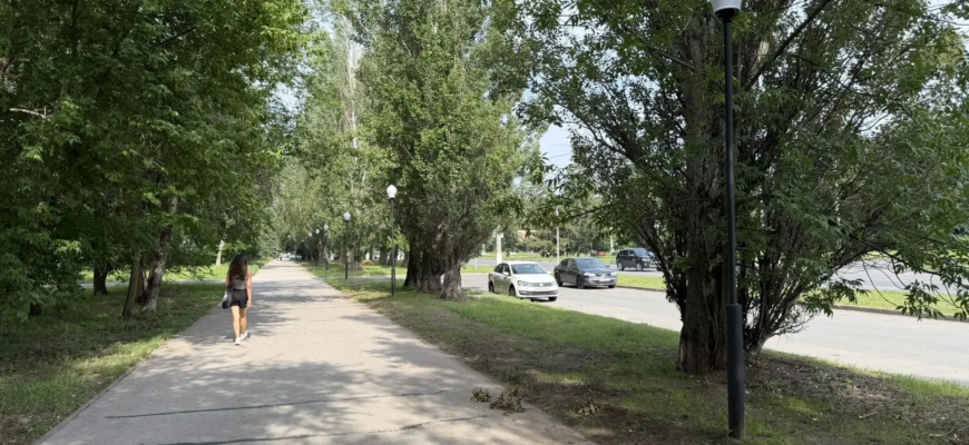 В Центральном районе Тольятти продолжаются работы по устройству внутриквартального освещения