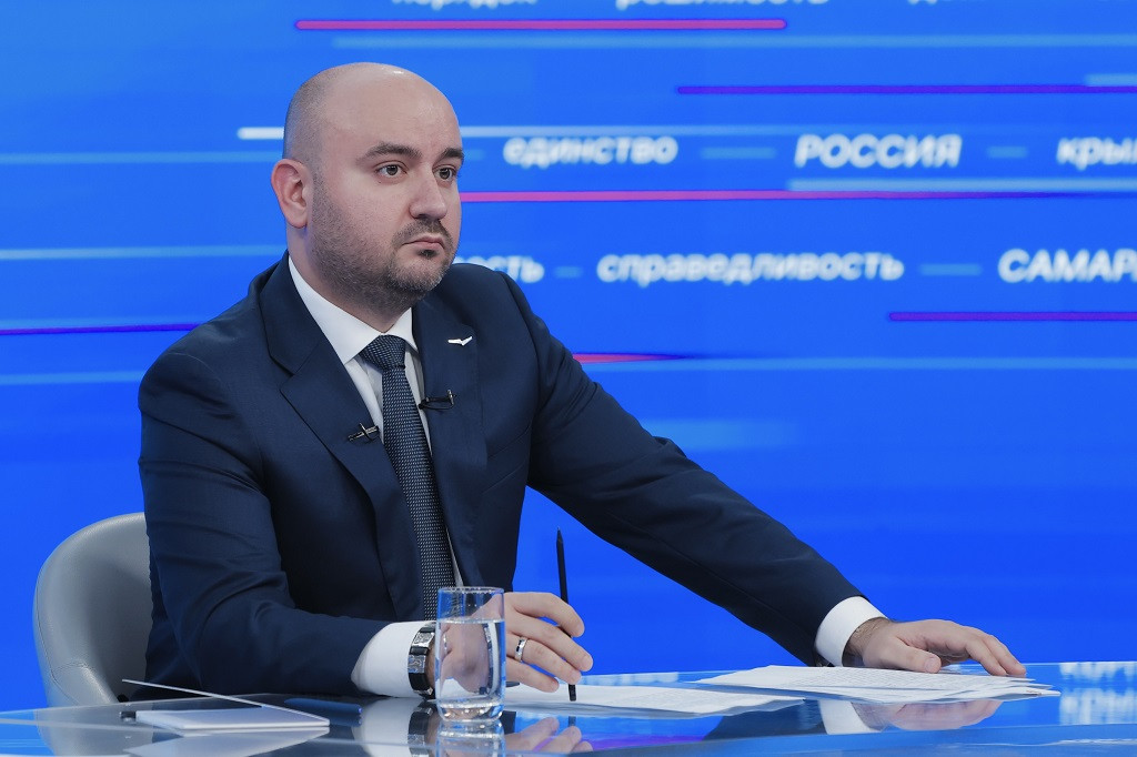 Губернатор Вячеслав Федорищев в прямом эфире ответил на вопросы жителей области