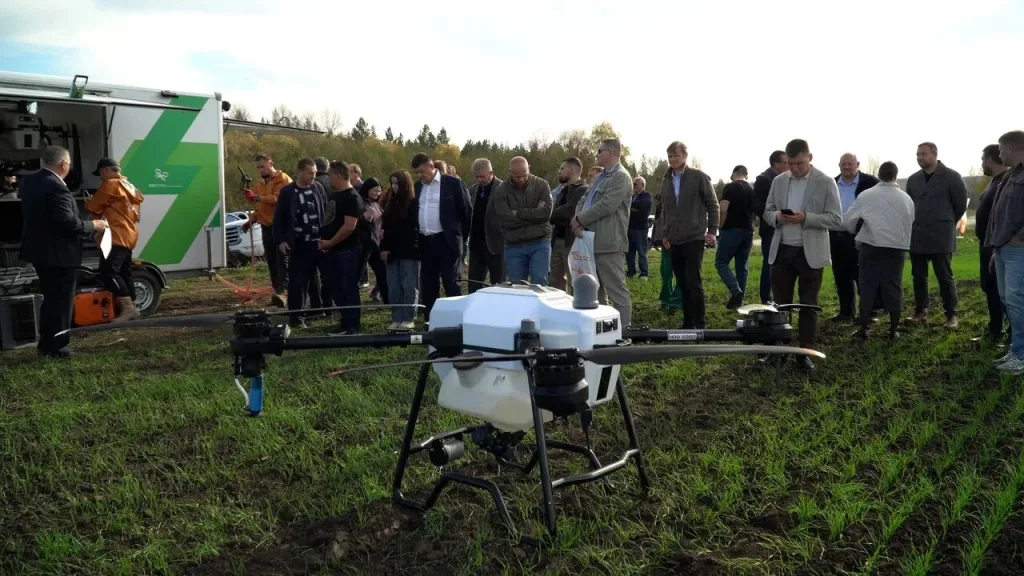 Фото: Новая версия агродрона С-80 обещает аграриям еще больше маневренности и надежности — Газета «Площадь СВОБОДЫ» (gazeta-ps.ru) Новая версия агродрона С-80 обещает аграриям еще больше маневренности и надежности — Газета «Площадь СВОБОДЫ» (gazeta-ps.ru)